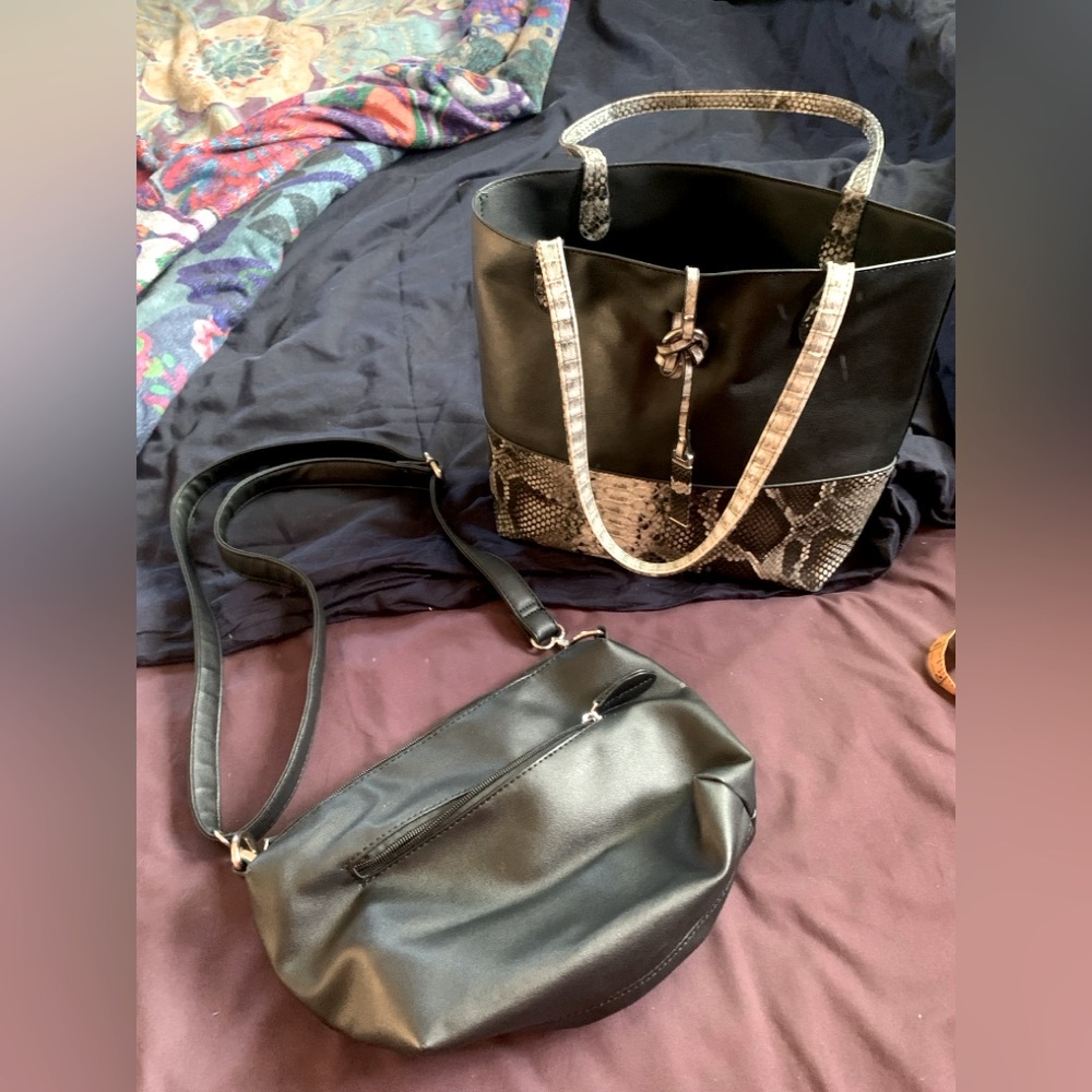 Simple black shoulder bag with complementary satchel
